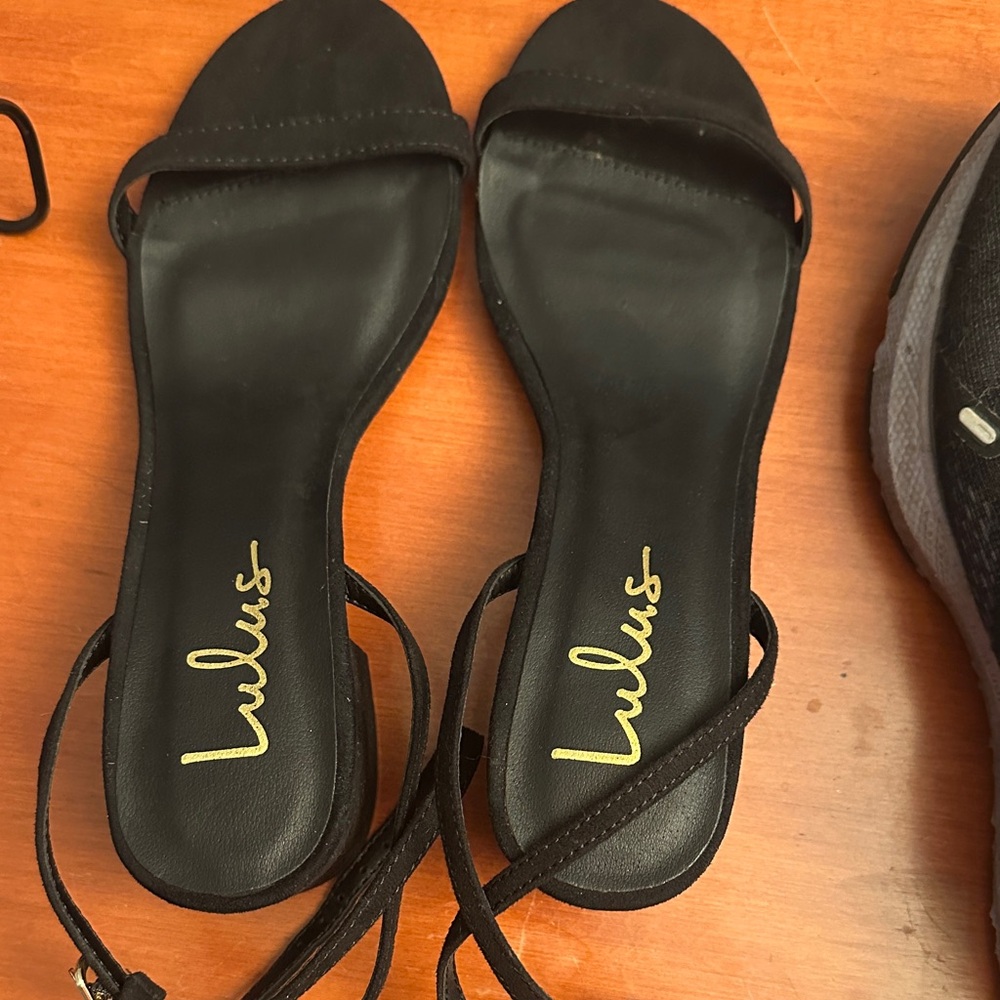 Lulu's Elegant Black Sandals